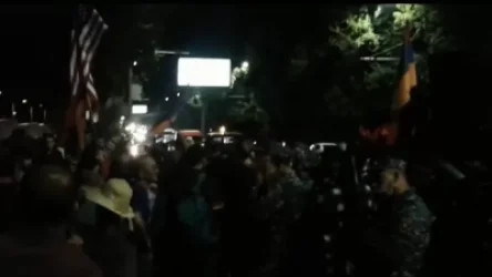 ՏԵՍԱՆՅՈՒԹ. Ինչ իրավիճակ է Հայաստանում ԱՄՆ դեսպանատան առաջ