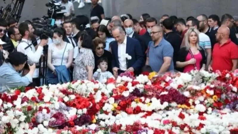 ‘H1 Live Broadcast Suddenly Cut Off When Robert Kocharyan Arrived at Tsitsernakaberd,’ Sevak Hakobyan