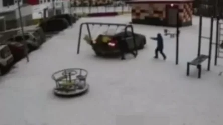 ՏԵՍԱՆՅՈՒԹ․ Ինչպես է Սուրգուտում կին վարորդը շփոթում արգելակներն ու վրաերթի ենթարկում խաղահրապարակում գտնվող երեխաներին