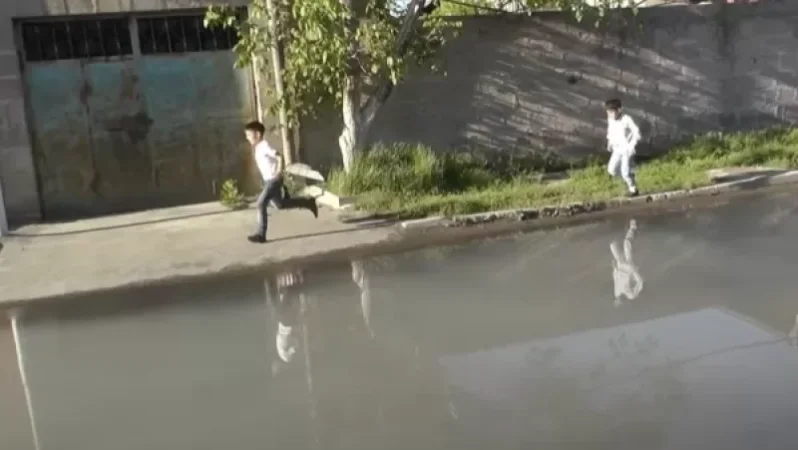 «Երբեմն ջուրն այնքան է լինում, որ ծածկում է ամբողջ մայթը»․ Սիլիկյան թաղամասում դիտահորից ջուրը լցվում է խանութ