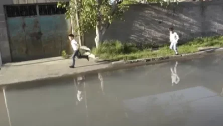 «Երբեմն ջուրն այնքան է լինում, որ ծածկում է ամբողջ մայթը»․ Սիլիկյան թաղամասում դիտահորից ջուրը լցվում է խանութ