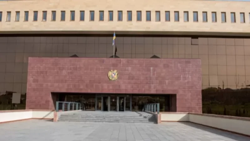 ՊՆ-ի արձագանքը՝ Սյունիքում Ադրբեջանին ռազմավարական դիրքեր հանձնելու խոսակցություններին