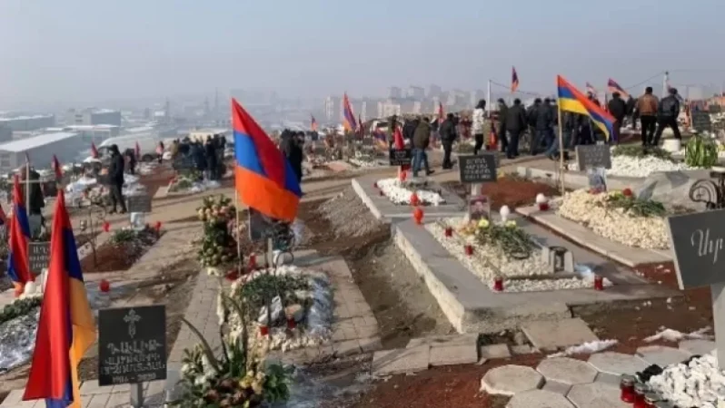 Զերծ մնալ «Եռաբլուրում» գերեզմանների բարեկարգման, տապանաքարերի տեղադրման ինքնակամ աշխատանքներ իրականացնելուց. ՊՆ