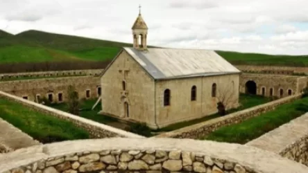 «Առանց ռուս խաղաղապահների մարդիկ ևս կարող են այստեղ այցելել, բայց դա վտանգավոր է». Ամարասի վանահայր