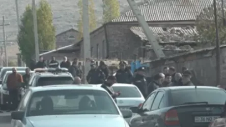 Պեմզաշենում հուղարկավորեցին սպանված ընտանիքի անդամներին