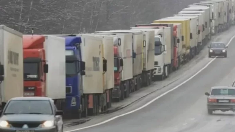 Քանի՞ հայկական բեռներով բարձված բեռնատար կա այս պահին Վերին Լարսի անցակետում․ պատասխանել է նախարարը