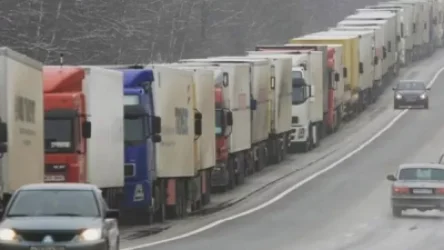 Քանի՞ հայկական բեռներով բարձված բեռնատար կա այս պահին Վերին Լարսի անցակետում․ պատասխանել է նախարարը