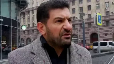 ՏԵՍԱՆՅՈՒԹ. Ադրբեջանցի լրագրողը կոչ է արել «2 Գրադ» արձակել և թույլ չտալ մայիսի 9-ին շքերթ անցկացնել Ստեփանակերտում