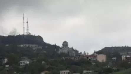 Հեռվում երևում էր Ղազանչեցոց եկեղեցին՝ անգմբեթ ու ավերվող. Հասրաթյան