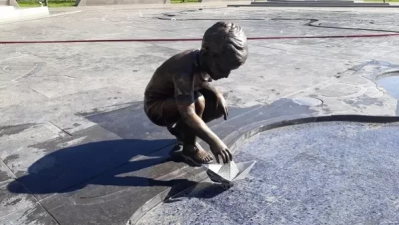 Հայտնի է` ով է հափշտակել Երևանի քաղաքապետարանի «Նավակ լողացնող» բրոնզե արձանը