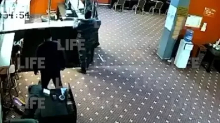 ՏԵՍԱՆՅՈՒԹ. «Խելքներդ թռցրե՞լ եք». գանձապահը` անհաջողակ կողոպտիչներին. ՌԴ