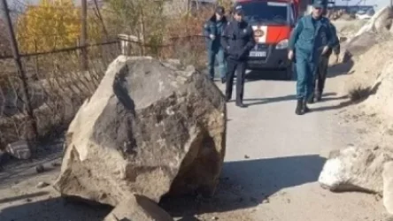 Քարաթափում Երևանում. Ջրաշեն թաղամասում երթևեկությունը երկկողմանի փակվել է