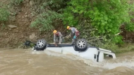 Մեքենան դուրս է եկել ճանապարհի երթևեկելի գոտուց, գլորվել ձորը և հայտնվել «Կարկառ»  գետում. վարորդը մահացել է