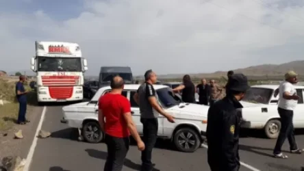 Ջրամբարում ջուր չկա. Արտենի համայնքի բնակիչները այս պահին փակել են Երևան-Գյումրի մայրուղին