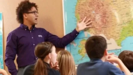 Բրիտանացի ուսուցիչները սկսել են տաքսու վարորդ և բարմեն աշխատել ճգնաժամի պատճառով. ԶԼՄ