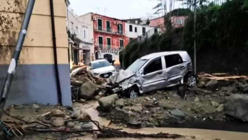 8 զոհ և անհետ կորածներ` իտալական Իսկիա կղզում սողանքի պատճառով. արտակարգ դրություն է հայտարարվել