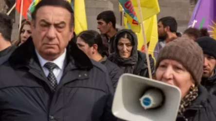 Հայաստանի քրդական համայնքը բողոքի ակցիա է իրականացնում ՄԱԿ-ի գրասենյակի մոտ