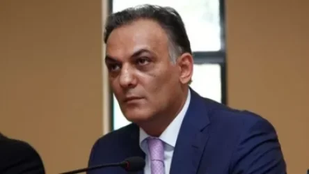 «Զվարթնոց» օդանավակայանում ձերբակալվել է Գագիկ Բեգլարյանը. նրան տեղափոխել են ԱԱԾ մեկուսարան