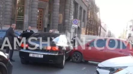 Գլխավոր դատախազին սպասարկող մեքենան վթարի է ենթարկվել․ մանրամասներ