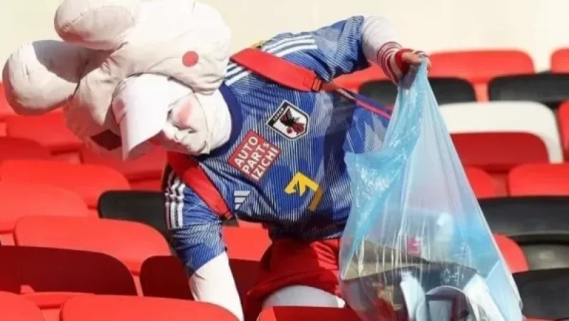 Ճապոնիայի հավաքականի երկրպագուները մաքրել են տրիբունաների աղբը