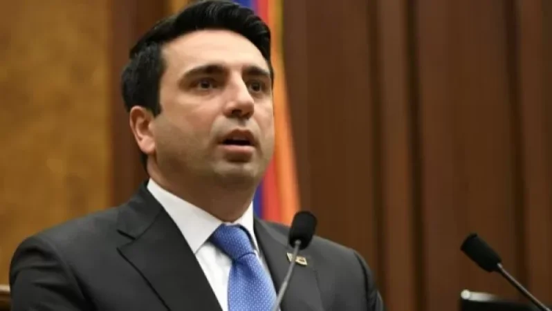 Դուխներդ տեղը, գլուխներդ բարձր. Ալեն Սիմոնյանը նոր գրառում ունի