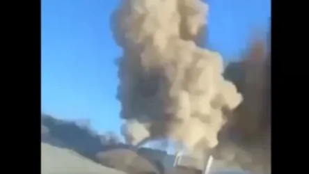 ՏԵՍԱՆՅՈՒԹ․ Արկն ընկնում է ճանապարհի եզրին, որտեղով մեքենաներ են ընթանում․ իրավիճակը Ուկրաինայում