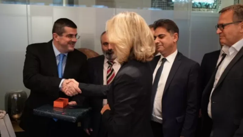 ԼՈՒՍԱՆԿԱՐՆԵՐ․ Վալերի Պեկրեսը՝ իր և Արայիկ Հարությունյանի հանդիպման մասին
