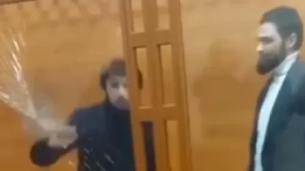 ՏԵՍԱՆՅՈՒԹ. Հային առևանգած, ծեծած ադրբեջանցիները դատապարտվեցին․ նրանք հիստերիայից կոտրում են դատարանի ապակիները