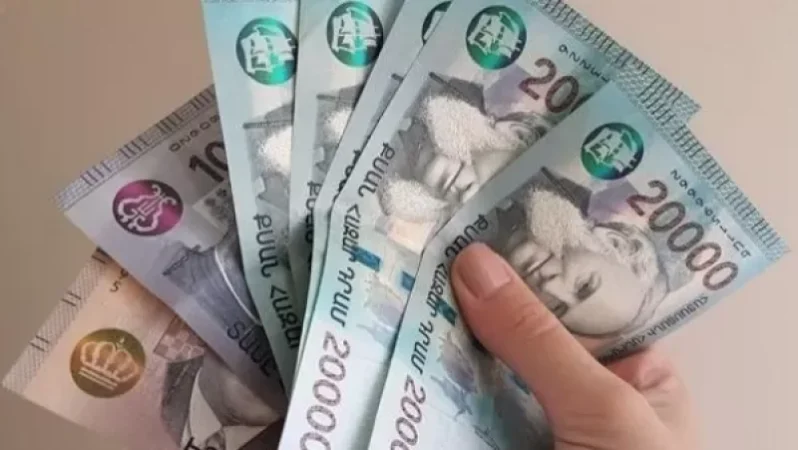 Վանաձորի 26-ամյա բնակչուհին մորաքրոջ տնից 3,8 մլն դրամ է հափշտակել․ ՔԿ