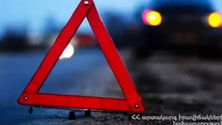 Ավտովթար երեք մեքենայի մասնկացությամբ. իրար են բախվել  VAZ-2108-ը, Mercedes-Benz-ը և Toyota Land Cruiser–ը