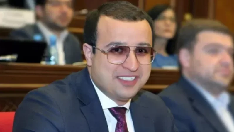 Բավականին շքեղ նշանադրություն են արել. Ինչու է իմքայլական պատգամավորը գաղտնի պահել նշանադրությունը. «Հրապարակ»