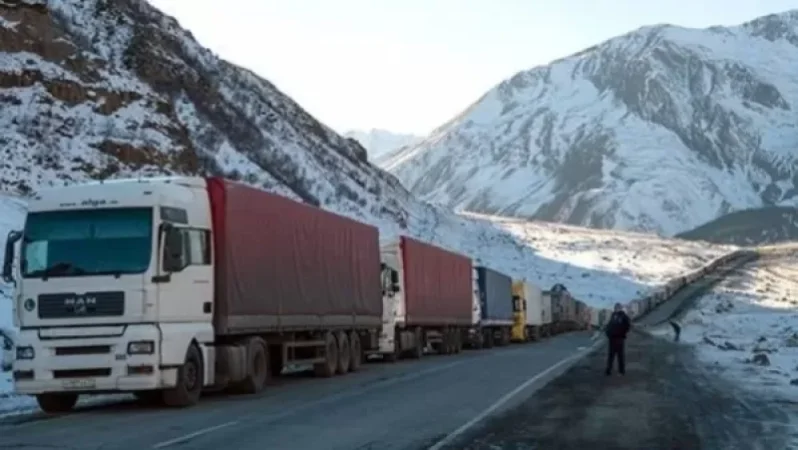 Քերոբյանը` Լարսում կուտակված հայկական բեռնատարների մասին