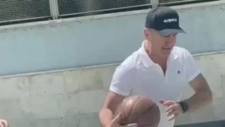 ՏԵՍԱՆՅՈՒԹ. Քոչարյանը թոռնիկների հետ բասկետբոլ է խաղում