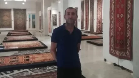 Նոյեմբերի 1-ի գիշերը, մեքենայի լույսերն անջատած, թշնամու կրակի տակ Շուշիի գորգերի թանգարանի նմուշները տեղափոխեց Երևան