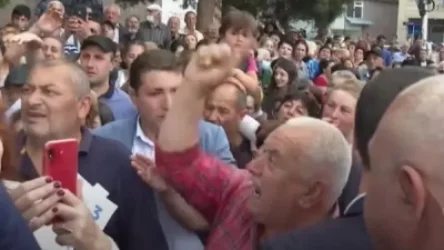 ՏԵՍԱՆՅՈՒԹ. «Պարոն Փաշինյանն ազատագրել ա Էջմիածինը». քաղաքացի