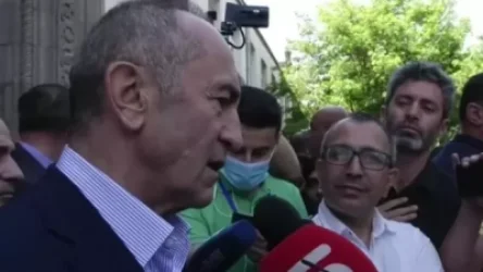 ՏԵՍԱՆՅՈՒԹ․ Ինչու՞ է անընդհատ խոսվում Մեղրին հանձնելու մասին և ինչո՞ւ իրենց պնդումները համոզիչ չեն․ լրագրողի հարցը՝ Քոչարյանին