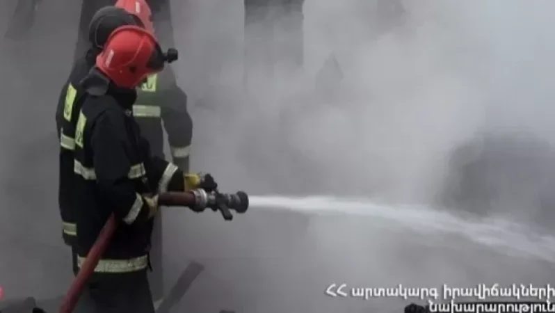 Հրդեհ Նոր Խարբերդում. Ամառանոցի տանիքն ամբողջությամբ այրվել է