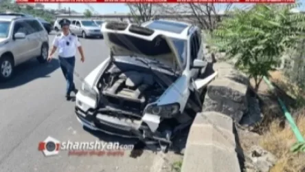 Խոշոր ավտովթար՝ Երևանում. 39-ամյա վարորդը BMW X5-ով Սարալանջի ճանապարհին բախվել է պաշտպանիչ պատին