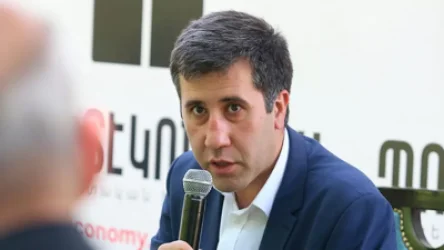 Գահավիժում դեպի մեծագույն իրավասպան․ Ռուբեն Մելիքյանը՝ Կարեն Անդրեասյանին