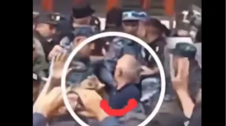 ՏԵՍԱՆՅՈՒԹ. Արսեն Բաբայանը տեսանյութ է հրապարակել, թե ինչպես են ոստիկաններն Աշոտ Հարությունյանի նկատմամբ բիրտ ուժ կիրառում