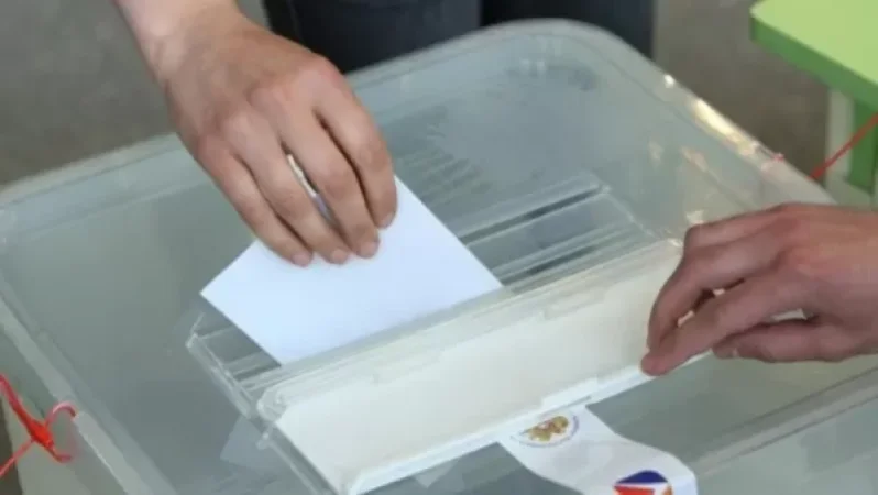 Հայաստանում արտահերթ խորհրդարանական ընտրություններ են. ընտրատեղամասերը բացվել են 08։00–ին