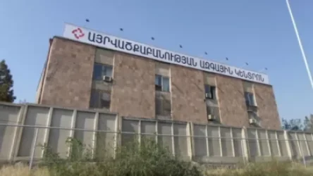 Էլեկտրահարված 11-ամյա տղան շնչում է արհեստական շնչառության սարքով. բժիշկները պայքարում են տղայի կյանքի համար