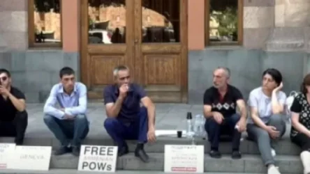 Ռազմագերիների հարազատները դադարեցրել են նստացույցը Փաշինյանի հետ պայմանավորվածության հիման վրա