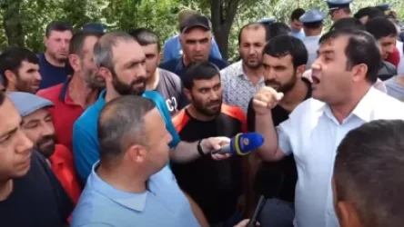 Ոռոգման ջրի խնդրով ճանապարհ փակած գյուղացիները պաշտոնյաներին ուղեկցեցին հողամասեր. բողոքի ակցիան ավարտվեց