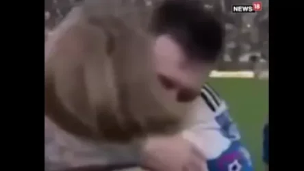 ՏԵՍԱՆՅՈՒԹ․ Մեսսիի մայրը վազել է խաղադաշտ՝ որդու հետ տոնելու հաղթանակը