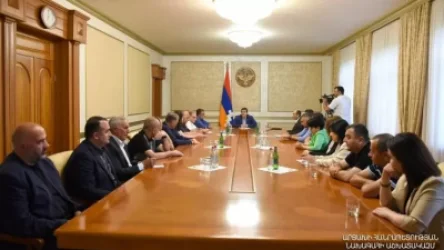 Արայիկ Հարությունյանը հանդիպել է Ռուբեն Վարդանյանին