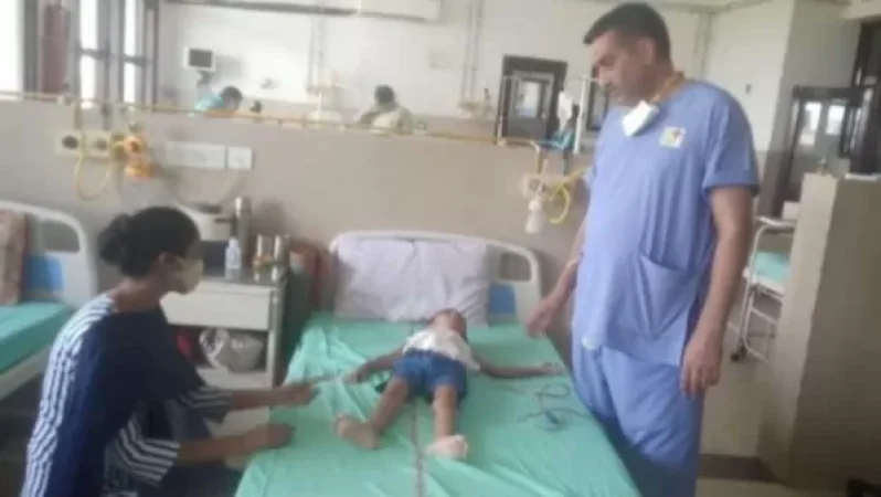 Photo: Rapunzel Syndrome. Doctors Remove 1.5 kg Hairball from 5-Year-Old Indian Girl's Abdomen