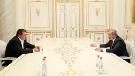 ՏԵՍԱՆՅՈՒԹ․ Նիկոլ Փաշինյանը հանդիպել է Գագիկ Ծառուկյանի հետ