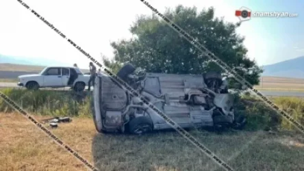 Արագածոտնի մարզում բախվել են Opel-ն ու BMW-ն. BMW-ն կողաշրջված հայտնվել է դաշտում. կա վիրավոր