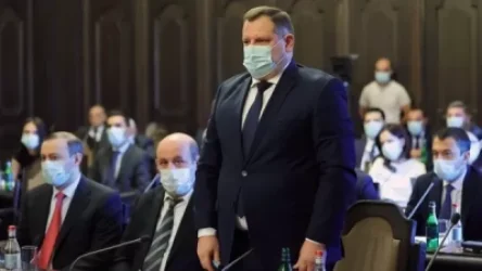 Փաշինյանը ոչ մեկին անպաշտոն չի թողնում, որ «թշնամիների» ճամբարը չհամալրեն․ «Հրապարակ»